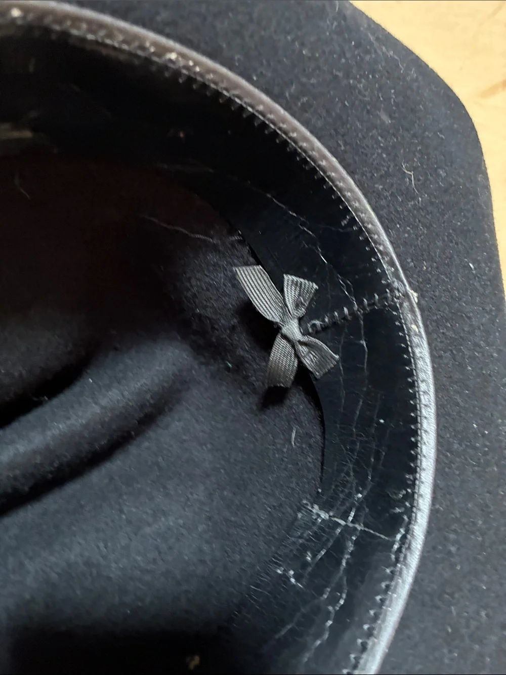 Wide Brim Black Felt Fedora Hat with Slim Band
